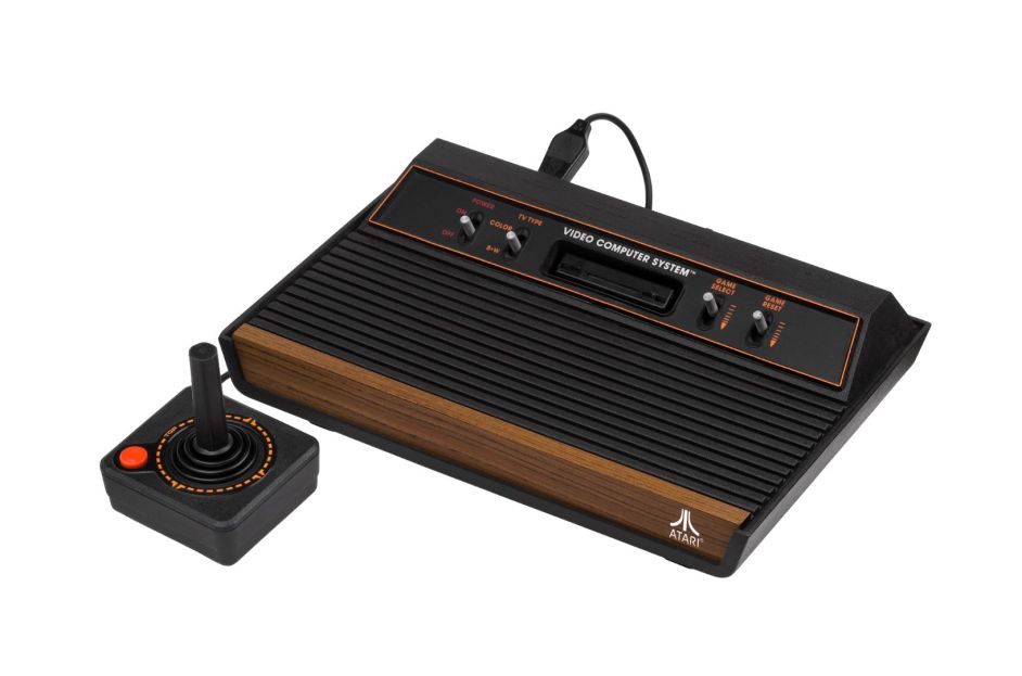 Atari 2600 in black and wood
