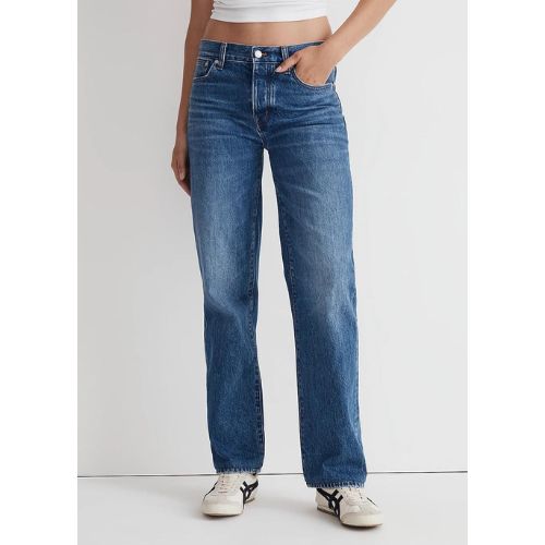 model wearing madewell baggy jeans