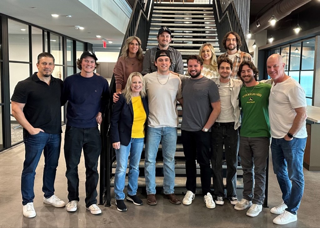 First Row (L-R): Rob Femia, UMG Nashville; Max Motley, Music Soup, Cindy Mabe, UMG Nashville, Vincent Mason, Matt Musacchio, Champ Management; Sean Lewow, Music Soup; Kyle Marsh, Champ Management; Mike Harris, UMG Nashville Second Row (L-R) Lori Christian, UMG Nashville; Jake Gear, UMG Nashville; Chelsea Blythe, UMG Nashville; Matt Morris, Interscope