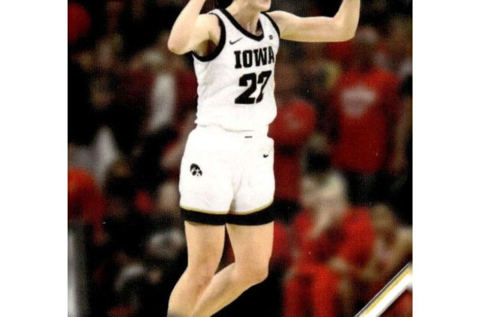 caitlin clark iowa rookie card