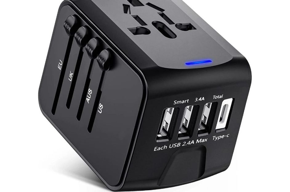 black universal travel plug