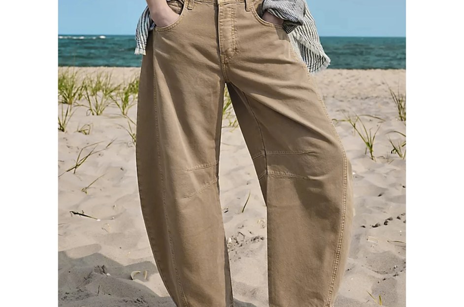 model wearing brown barrel jeans walmart