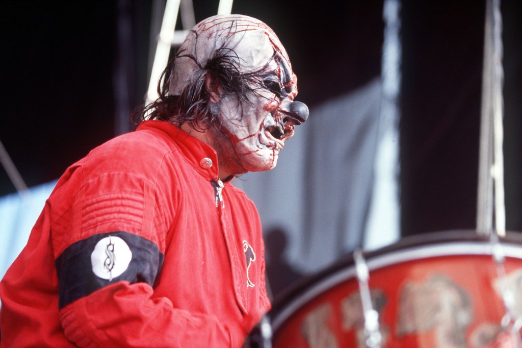 Shawn Crahan of Slipknot performing at Ozzfest in 2001.