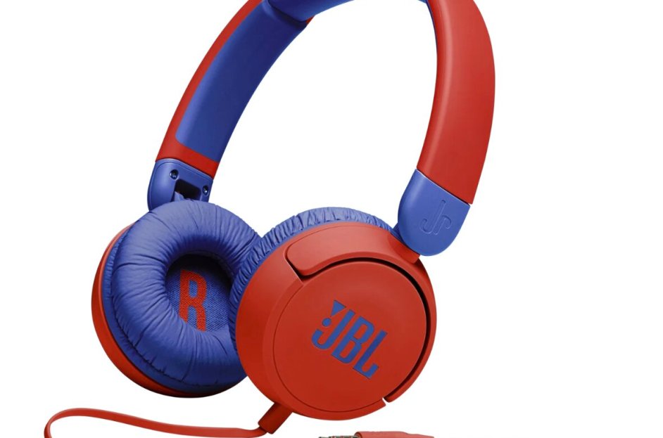 7 Headphones & Earbuds Under $25: Get Yours Now