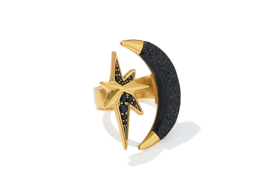 Lainey Wilson Jewelry Collection: Shop Yellow Rose by Kendra Scott