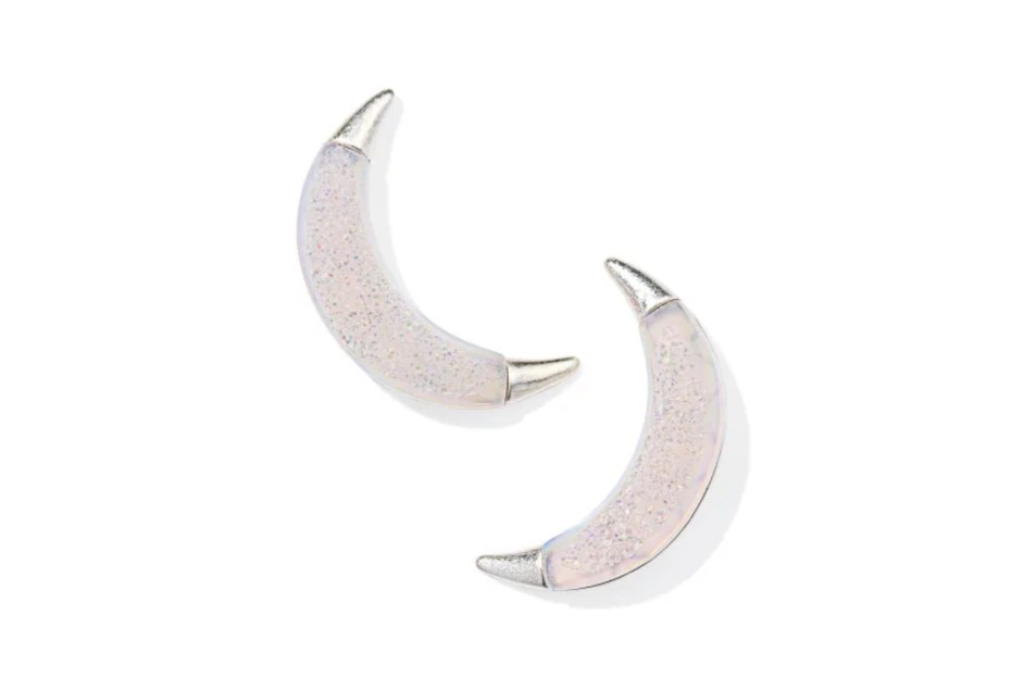Lainey Wilson Jewelry Collection: Shop Yellow Rose by Kendra Scott