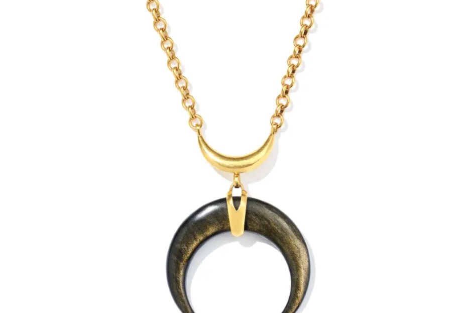 Lainey Wilson Jewelry Collection: Shop Yellow Rose by Kendra Scott