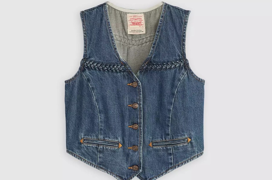 Beyonce Rocks Canadian Tuxedo in New Levi's Pool Hall Ad: Shop the Look