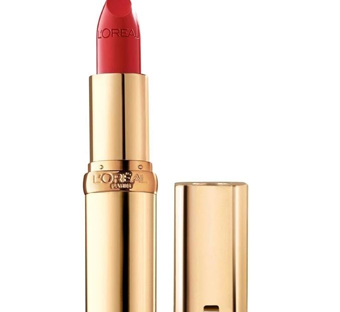 How To Emulate Taylor Swift's Iconic Red Lip With Products From Amazon