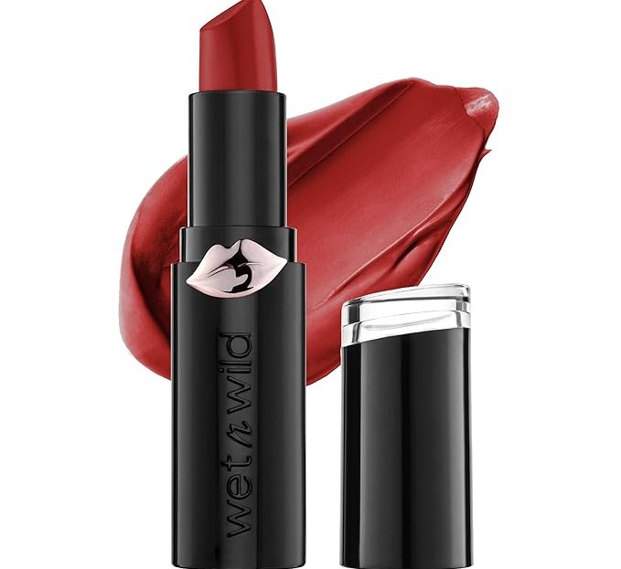 How To Emulate Taylor Swift's Iconic Red Lip With Products From Amazon