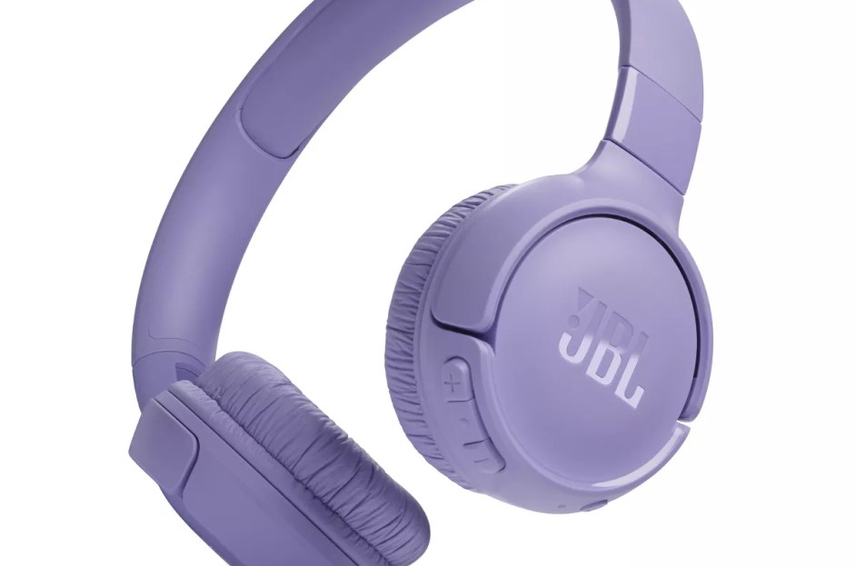Best Dorm Room Essentials for College Freshmen & Undergraduates 2025
