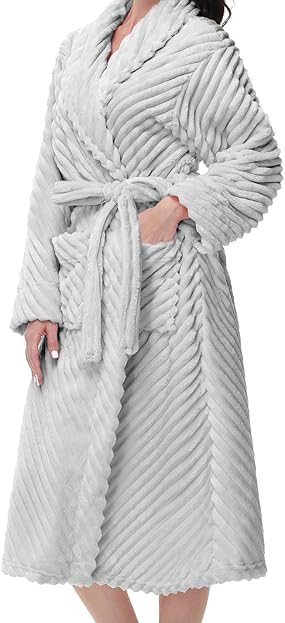 We Picked Out The 25 Best Christmas Gifts All For Under $25 Online Now